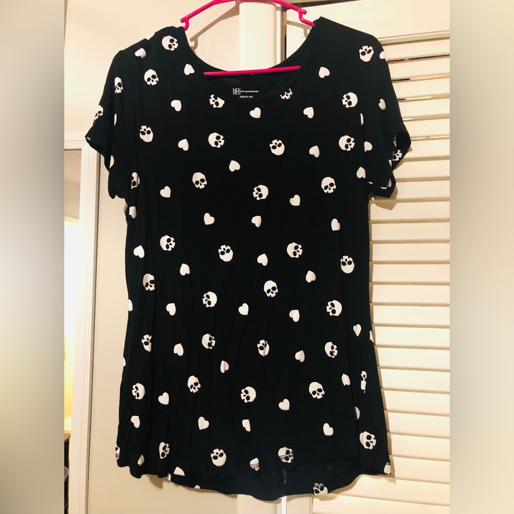 Women’s Skull heart shirt